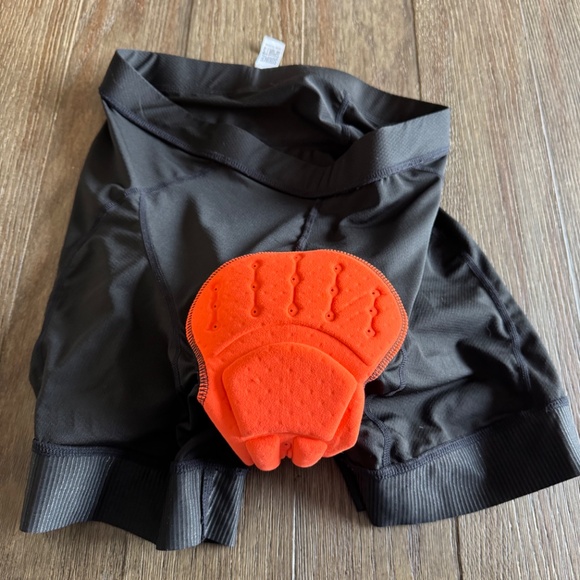 Souke Cycling Shorts • Padded Bike Shorts • Black Performance Ridewear - Picture 7 of 7